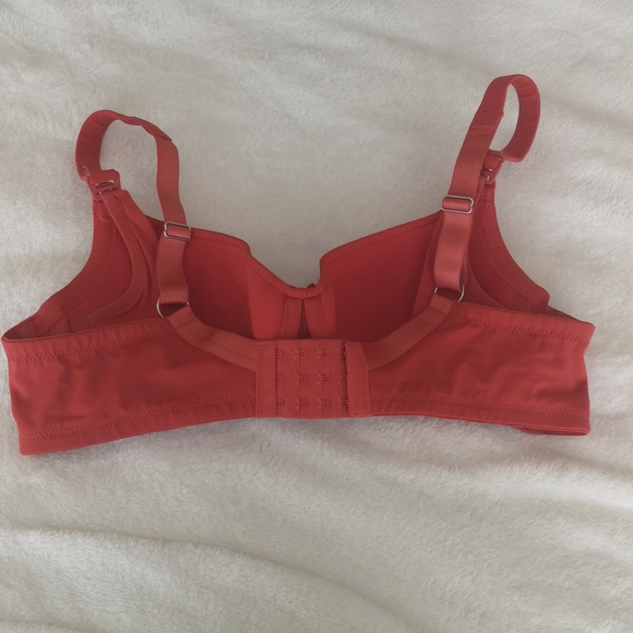 Nursing bra in 36B - Picture 2 of 4